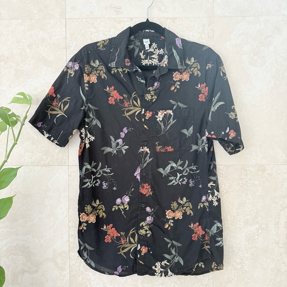 True Craft Black Floral Button Down Shirt Short Sleeve Chest Pocket Small